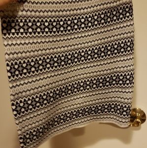 Bodycon style pattern black and white mini skirt